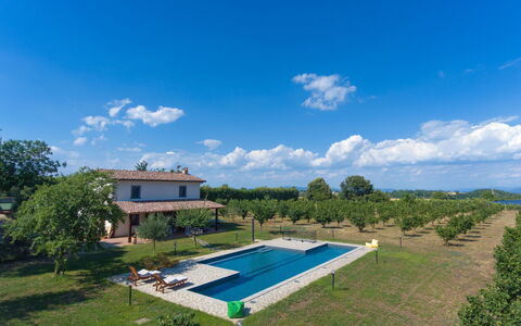Pescatori: L'Eau, Ciel, Plante, Bâtiment, Bleu Azur, Paysage Naturel, Arbre, Plan D'Eau, Plage, Terrain