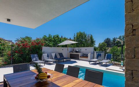 Villa Irena: Ciel, Montagne, Plante, Communauté Des Plantes, Arbre, Environnement Naturel, Mélèze, Paysage Naturel, Montagnes, Pente