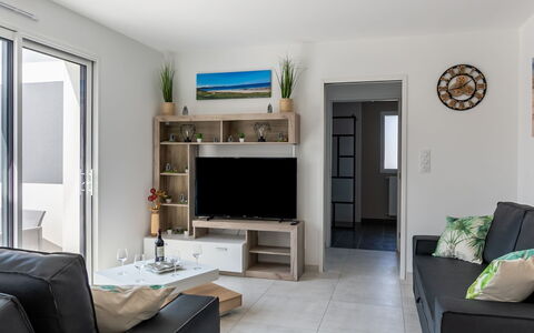Palet Breton: Meubles, Canapé, Vert, Cadre, Architecture, Bois, Sol, Ombre, Salon
