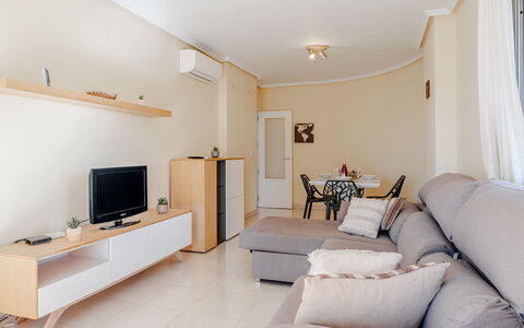 Bahia del Sol: Meubles, Design Intérieur, Sol, Canapé, Bois, Sol, Pièce, Salon, Plafond, Télévision