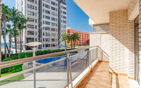 Bahia del Sol: Bâtiment, Jour, Appartement, Zone Résidentielle, Ville, Architecture, Quartier, Condominium, Design Urbain, Zone Métropolitaine