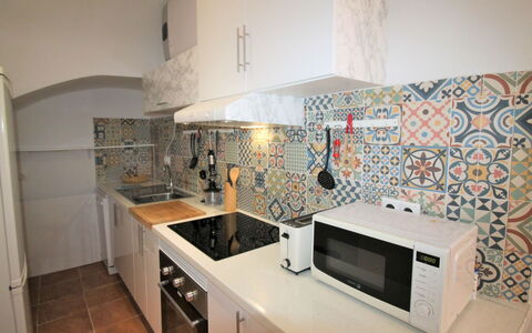 Rainbow: Cabinetry, Propriété, Meubles, Comptoir, Cuisinière, Évier, Cuisine, Design Intérieur, Éclairage, Appareil De Cuisine