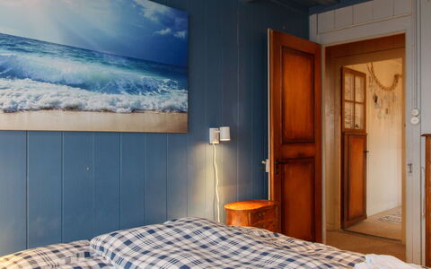 Le Cabanon: Bois, Chambre, Meubles, Drap De Lit, Design Intérieur, Sol, Lit, Sol, Literie, Pièce