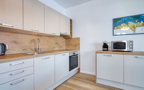 Villa Vali 2: Cabinetry, Comptoir, Meubles, Propriété, Bâtiment, Cuisine, Bois, Design Intérieur, Appareil De Cuisine, Tiroir