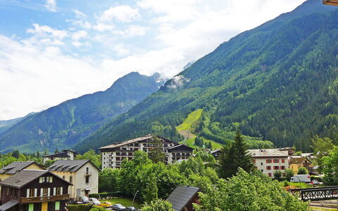 L'Univers: Montagnes Relief, Montagne, Village De Montagne, Station De Montagne, Chaîne De Montagnes, Ville, Colline, Montagnes, Ciel, Établissements Humains