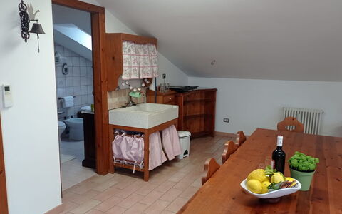 L'attico Di Castelfidardo: Table, Cabinetry, Meubles, Bâtiment, Aliments, Vaisselle, Tiroir, Bois, Commode, Design Intérieur