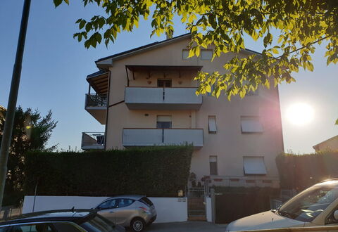 L'attico Di Castelfidardo: Ciel, Voiture, Bâtiment, Propriété, Lumière, Véhicule, Roue, Véhicule À Moteur