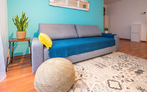 Ancora: Meubles, Canapé, Propriété, Table, Bleu, Bleu Azur, Confort, Design Intérieur, Bois, Éclairage