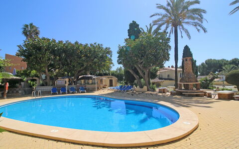Las Cabañas: L'Eau, Ciel, Plante, Arbre, Bleu Azur, Piscine, Loisir, Composite, Paysage, Ombre