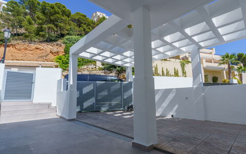 Kristina: Ombre, Architecture, Arbre, Sol, Surface De La Route, Espace Public, Design Urbain, Bâtiment, Trottoir, Sol