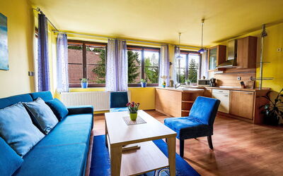 Alice I. 552.1: Meubles, Canapé, Table, Bleu, Fenêtre, Jaune, Bois, Design Intérieur, Bâtiment, Salon