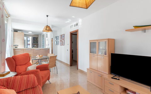 Las Mariposas: Cadre, Propriété, Meubles, Table, Canapé, Bois, Design Intérieur, Télévision, Plante D'Appartement, Éclairage