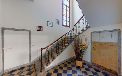 Villa La Cicogna Tuscany: Bâtiment, Fenêtre, Escaliers, Peindre, Bois, Design Intérieur, Maison, Salle, Sol
