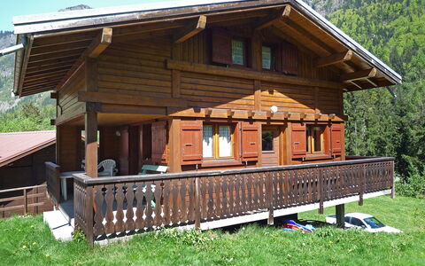 Pierre Blanche: Propriété, Plante, Fenêtre, Ciel, Bois, Maison, Bâtiment, Arbre, Chalet, Herbe