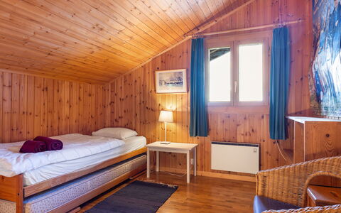 Chalet Seravalle: Meubles, Confort, Bois, Sol, Sol, Dur, Bâtiment, Cadre De Lit, Tache De Bois, Arbre