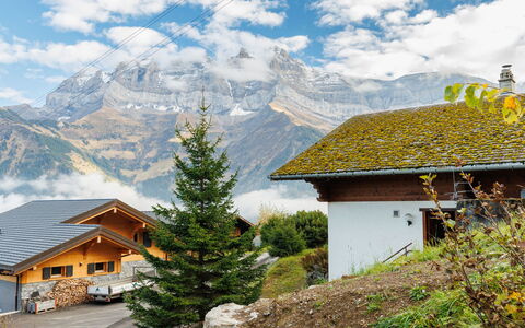 Chalet Seravalle: Nuage, Ciel, Plante, Montagne, Propriété, Bâtiment, Paysage Naturel, Maison, Pente, Montagnes