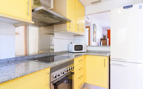 Las Dunas: Cabinetry, Comptoir, Propriété, Appareil De Cuisine, Cuisinière, Cuisine, Evier, Évier, Électroménager, Bois