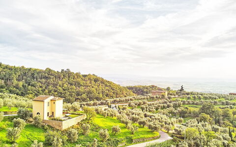 Casa Lionardo: Nuage, Ciel, Plante, Paysage Naturel, Montagnes, Herbe, Paysage, Arbre, Prairie, Horizon