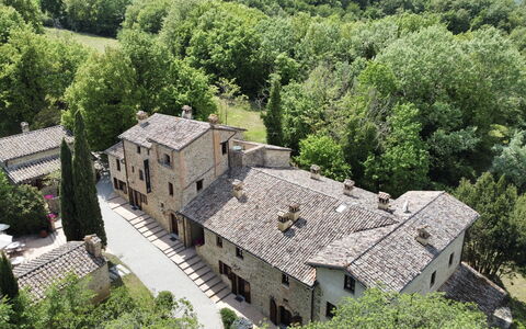 Borgo Al Castello: Propriété, Plante, Bâtiment, Arbre, Lot Terre, Fenêtre, Paysage, Maison, Toit, Design Urbain