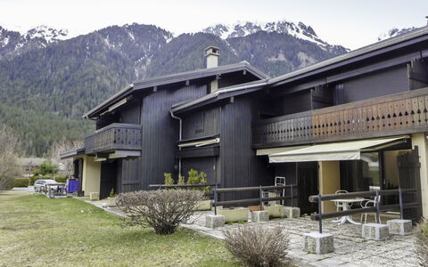 Le Pramouny: Montagnes Relief, Montagne, Propriété, Maison, Chaîne De Montagnes, Bâtiment, Domicile, Architecture, Alpes, Station De Montagne