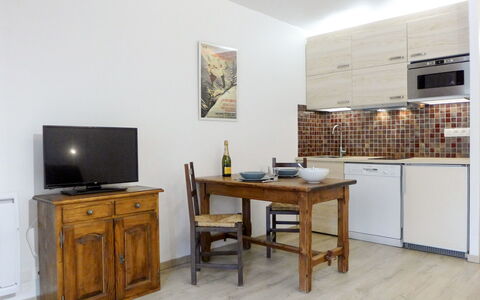 Le Pramouny: Meubles, Pièce, Propriété, Design Intérieur, Table, Bâtiment, Cabinetry, Sol, Bureau, Immobilier