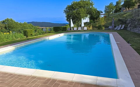 La Casa nel Borgo: Bleu, Piscine, Composite, Recours, Ombre, Eco Hôtel, Caractéristique De L'Eau, Hacienda, Aménagement Paysager, Thermes
