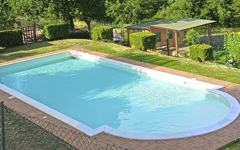 La Casa nel Borgo: Bleu, Piscine, Composite, Recours, Ombre, Eco Hôtel, Caractéristique De L'Eau, Hacienda, Aménagement Paysager, Thermes