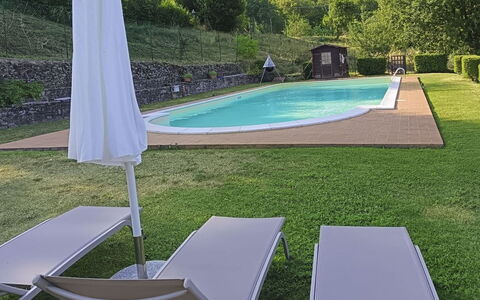 La Casa nel Borgo: Bleu, Piscine, Composite, Recours, Ombre, Eco Hôtel, Caractéristique De L'Eau, Hacienda, Aménagement Paysager, Thermes
