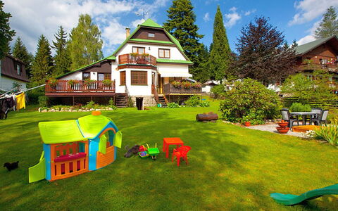 Harrachov 247: Nuage, Ciel, Plante, Propriété, Bâtiment, Arbre, La Nature, Paysage Naturel, Lot Terre, Maison