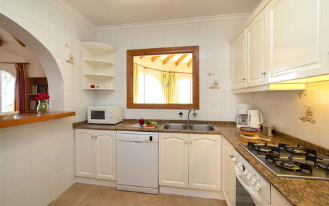 Oronella: Cabinetry, Comptoir, Évier, Robinet, Evier, Propriété, Luminaire Plomberie, Cuisine, Bois, Bâtiment