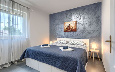 Labin 389: Lit, Chambre, Design Intérieur, Meubles, Literie, Drap De Lit, Linge, Sol, Textile, Sol