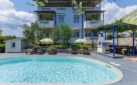 Labin 389: Biens, Mobilier De Jardin, Villa, Cour, Balcon, Hôtel, Manoir