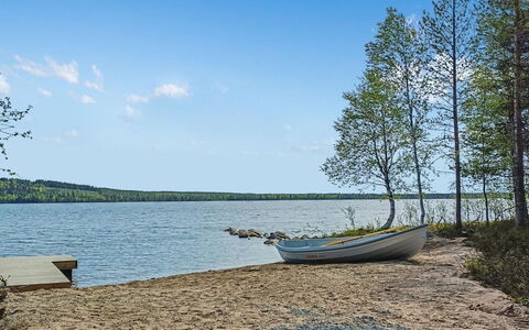 Villa Korpi: Bleu, L'Eau, Plan D'Eau, Ressources En Eau, Paysage Naturel, Voie Navigable, Horizon, Été, Banque, Lac
