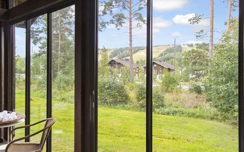 Tahkon Klubitie 6 a: Fenêtre, Domicile, Bois, Maison, Siding, Chalet, Toit, Gelé, Fenêtre À Guillotine, Pente
