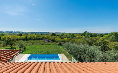 Villa Luna Maris: Ciel, Jour, Plante, Bleu Azur, Nuage, Bois, Paysage Naturel, Lot Terre, Lumière Du Soleil, Végétation