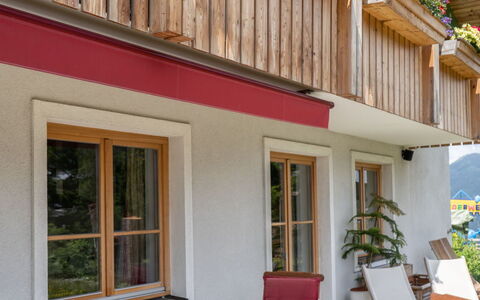 Katschberg 8: Bâtiment, Propriété, Meubles, Fenêtre, Plante, Table, Chaise, Bois, Design Intérieur, Éclairage