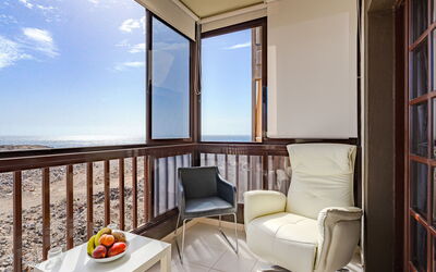 Balcon del Mar Cozy Nest 601.3: Nuage, Ciel, Bâtiment, Plante, Fenêtre, Arbre, Maison, Façade, Toit, Paysage