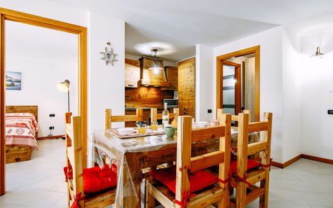 Canazei 430: Meubles, Table, Cadre, Bois, Bâtiment, Orange, Design Intérieur, Sol, Maison, Sol