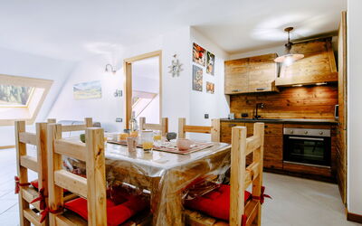 Torrita di Canazei 430.3: Propriété, Table, Bois, Cuisine, Design Intérieur, Cabinetry, Sol, Sol, Faisceau, Bâtiment