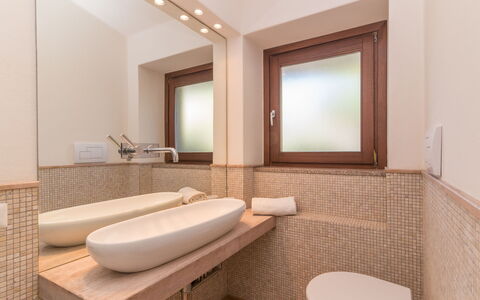 Morellino: Miroir, Luminaire Plomberie, Propriété, Évier, Salle De Bains, Robinet, Design Intérieur, Bois, Architecture