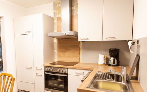 Feichten im Kaunertal 107: Cabinetry, Evier, Comptoir, Appareil De Cuisine, Évier, Cuisinière, Cuisine, Gaz Poele, Électroménager, Bois