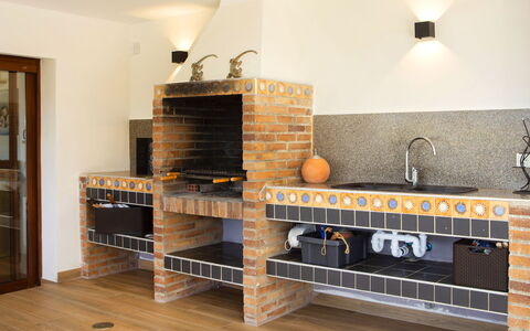 Mucho: Bâtiment, Bois, Étagère, Rayonnage, Design Intérieur, Maison, Cuisine, Sol, Salon, Sol