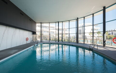 Calma Blanca: L'Eau, Bâtiment, Piscine, Ciel, Fenêtre, Loisir, Condominium, Ombre, Des Loisirs, Maison