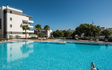 Calma Blanca: L'Eau, Ciel, Plante, Jour, Piscine, Bâtiment, Bleu, Arbre, Mobilier De Jardin, Loisir