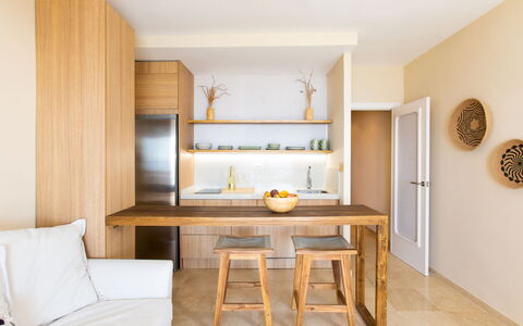 Sea Suite: Meubles, Table, Bois, Design Intérieur, Sol, Sol, Salon, Dur, Tache De Bois, Chaise