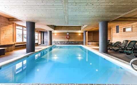 La Toussuire 651: L'Eau, Propriété, Piscine, Bleu Azur, Bois, Design Intérieur, Sol, Sol, Loisir, Rectangle