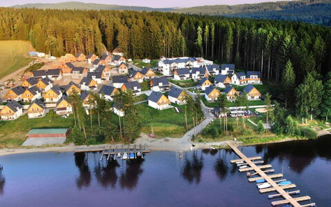 Lakeside Village 8 (+ Sauna): L'Eau, Plante, Paysage Naturel, Environnement Naturel, Bleu Azur, Arbre, Bâtiment, Lac, Ciel, Cours D'Eau