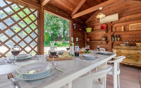 Villa Elpidio: Table, Meubles, Propriété, Vaisselle, Vaisselle, Bois, Design Intérieur, Architecture, Bâtiment, Sol