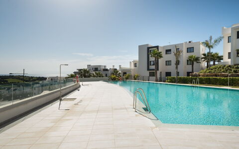 Mañanas Felices Iii: L'Eau, Ciel, Jour, Bâtiment, Plante, Piscine, Fenêtre, Arbre, Design Urbain, Loisir