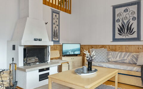 Siulapalkinen a 4: Meubles, Design Intérieur, Sol, Bois, Sol, Plafond, Pièce, Salon, Canapé, Télévision